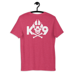 -K-9- Kurzärmeliges Unisex-T-Shirt